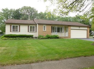 9 Gemini Cir, Rochester, NY 14606