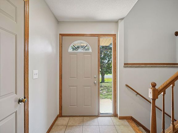 4th image of 21590 Heath Ave N