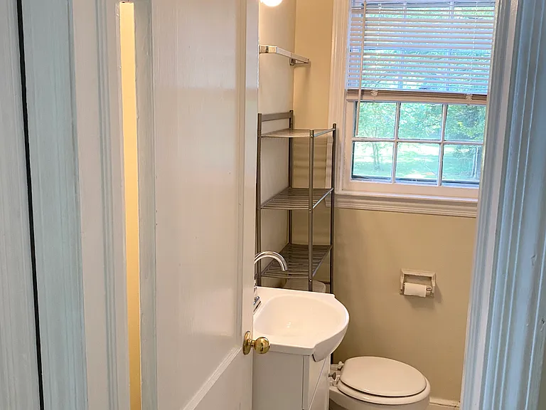 1611 Wright Ave — Photo 7