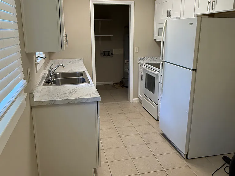 3501 Lazy Brook Ln — Photo 4