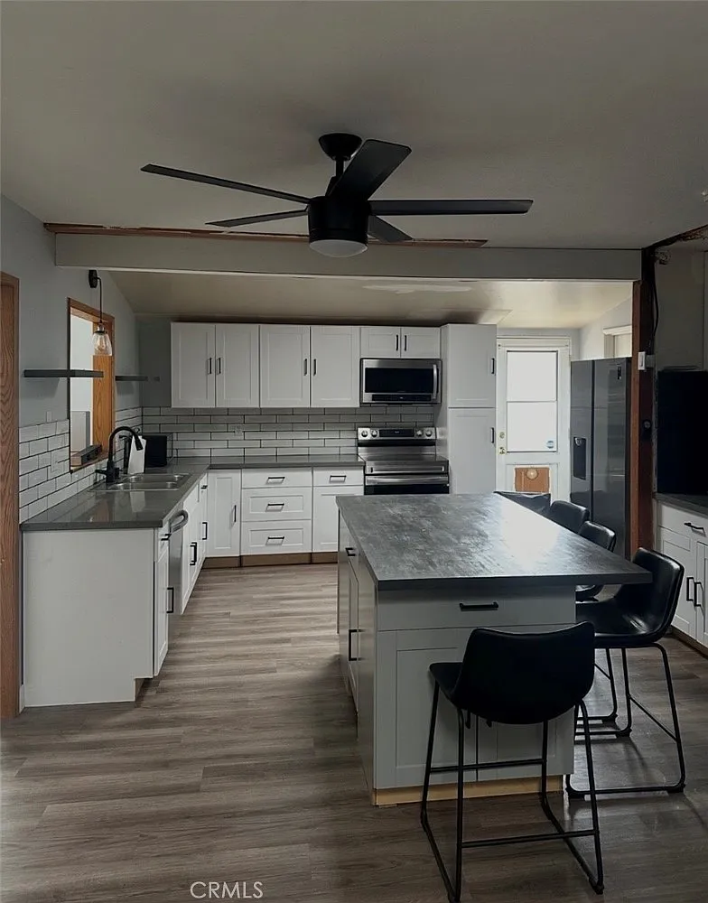 3 bed, 2078 sqft, $5,200 — Photo 2