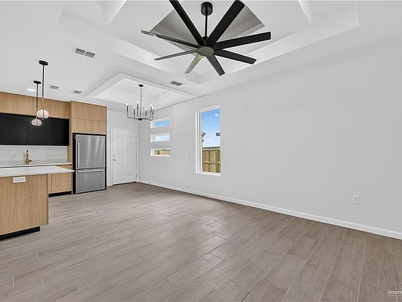5th image of 1905 Monaco Dr #2