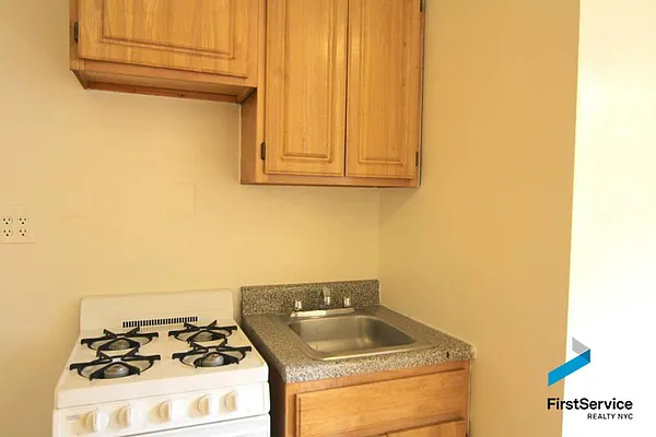 Rented by FirstService Realty (legacy) | media 14