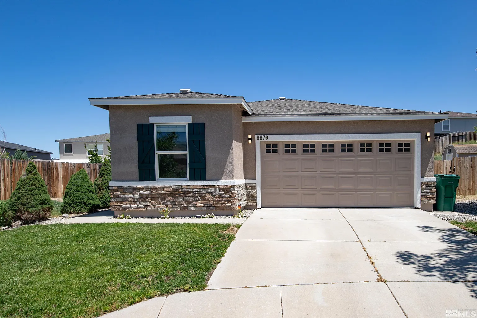 8876 Silverkist Dr photo 1