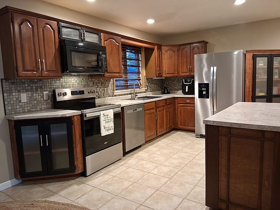 3rd image of 62 Verna Rd
