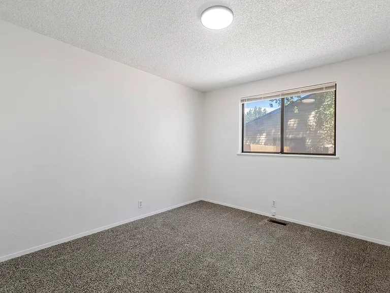 2052 S Leadville Ave — Photo 16