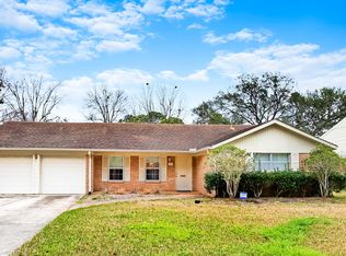 9526 Meadowglen Ln, Houston, TX 77063