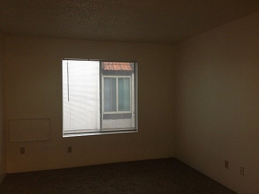 5th image of 1011 Baywood Dr APT C
