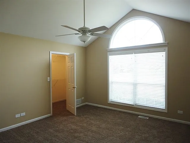 546 Lakeview Dr — Photo 6