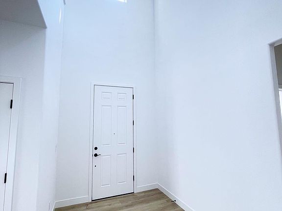 4th image of 1675 Brubaker St