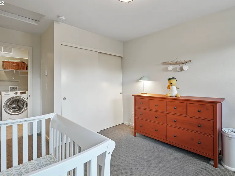 8502 N Central St — Photo 24