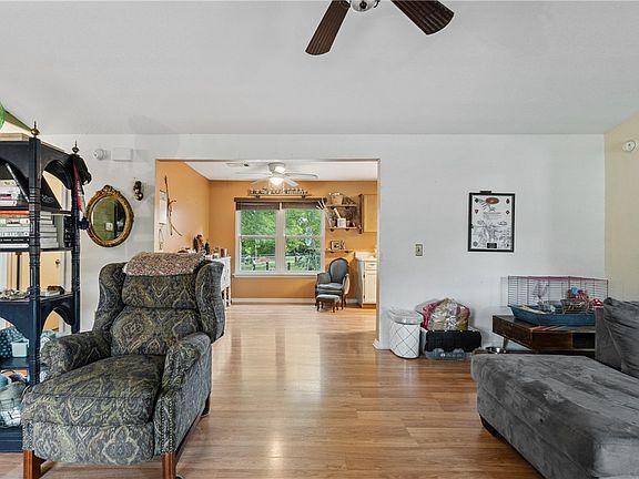 4th image of 298 S Napier Ave
