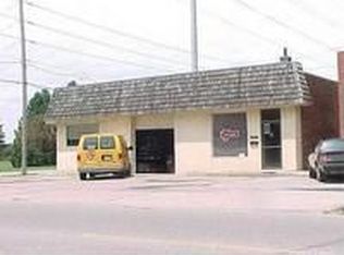 956 W Parker, Waterloo, IA 50703