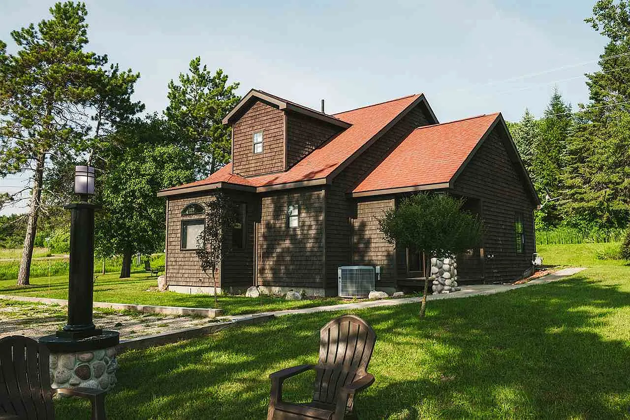 3 bed, 2.0 bath, 1575 sqft, $3,500 — Photo 4