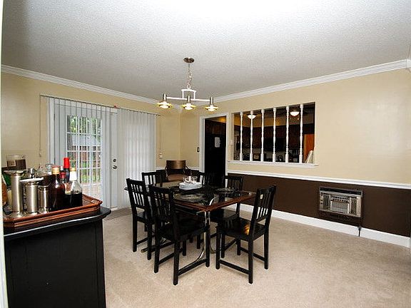 5th image of 200 Randall Ln