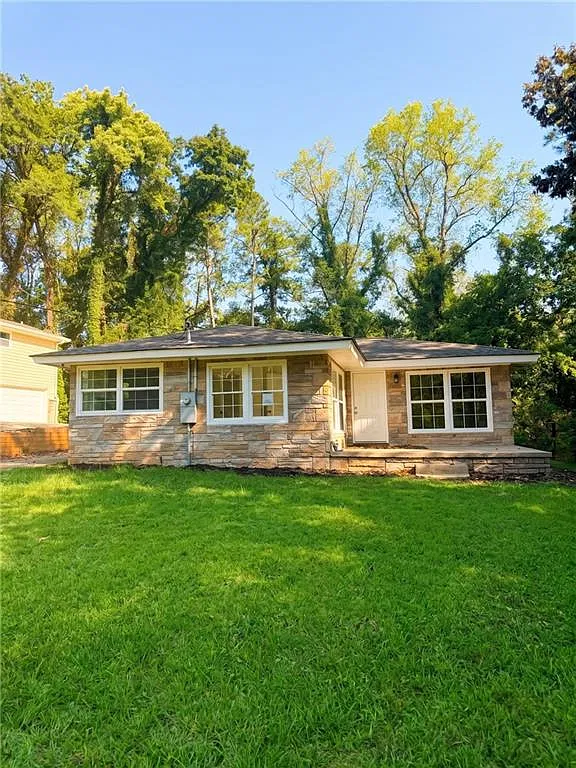 4 bed, 3.0 bath, 1852 sqft, $4,300 — Photo 1