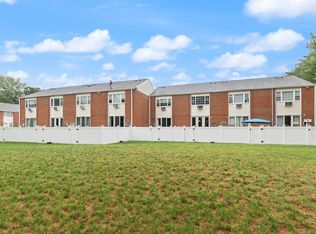 Landsdowne Villages Condominium B, South Easton, MA 02375