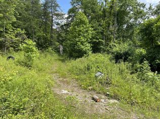 56 Lee Rd, Fayetteville, WV 25840