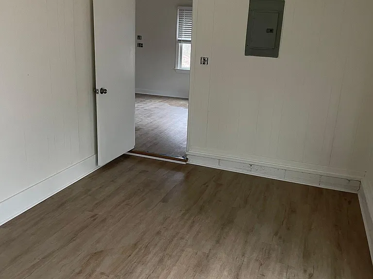 420 Grenfell Ave — Photo 9