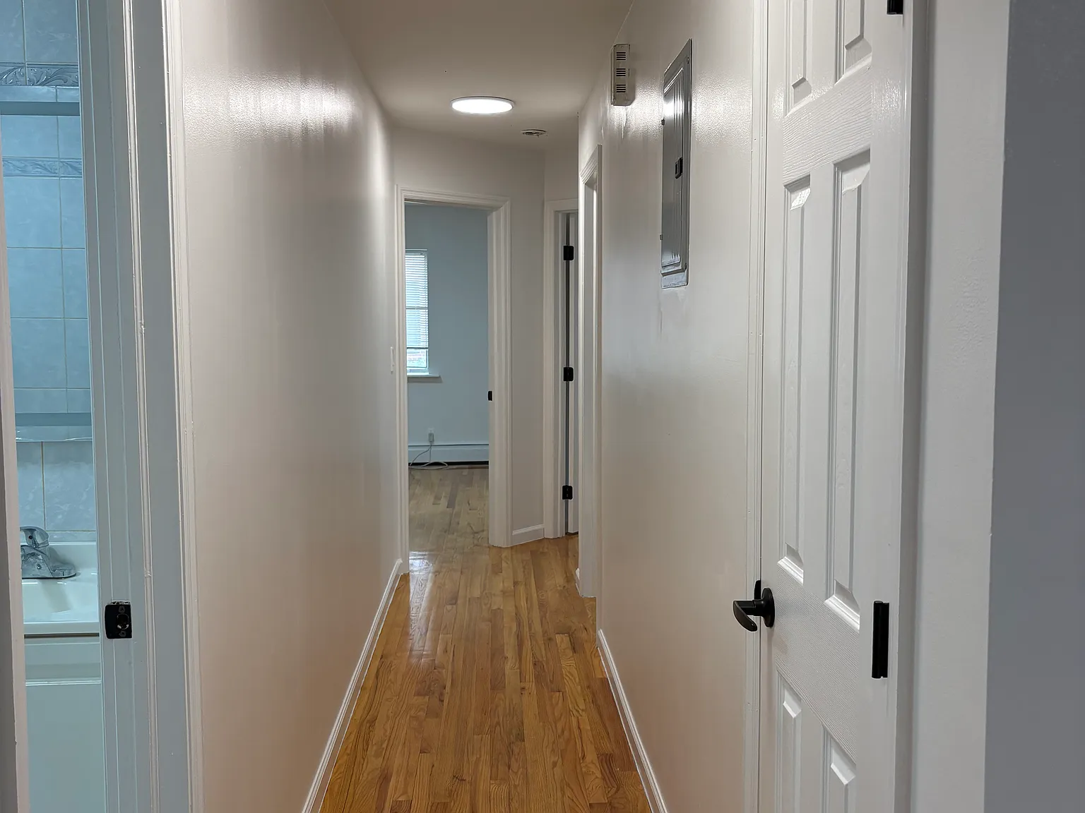 3 bed, 1434 sqft, $3,350 — Photo 4