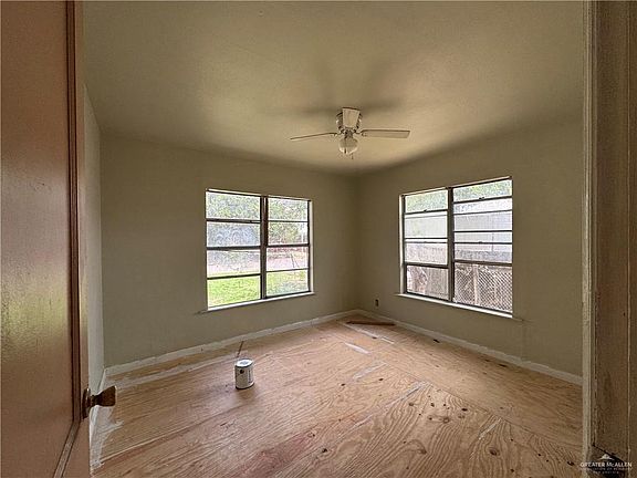 4th image of 1121 Perkins Ave