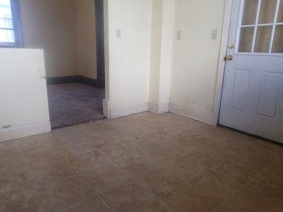 4th image of 4251 Irving Ave N