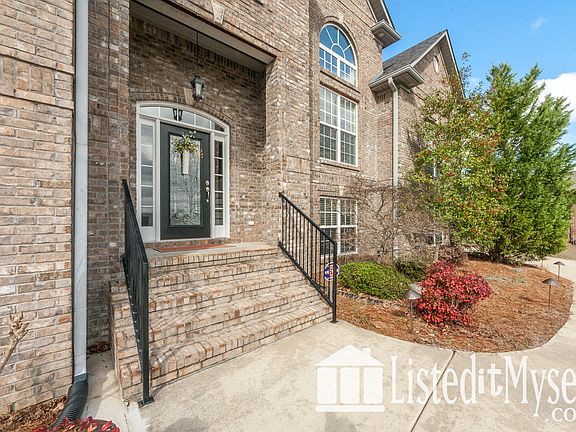 3rd image of 530 Crestview Ln
