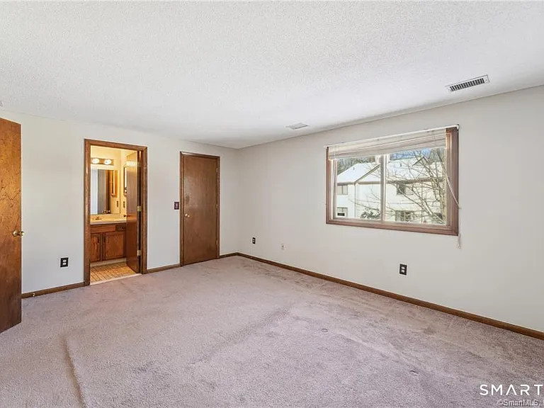 17 Oak Forest Dr #2 — Photo 27