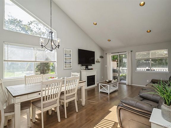 3rd image of 6 Timber Ridge Drive #6