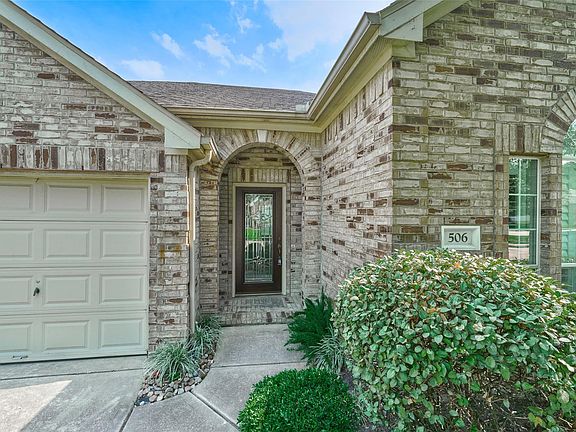 3rd image of 506 Elm Ridge Dr