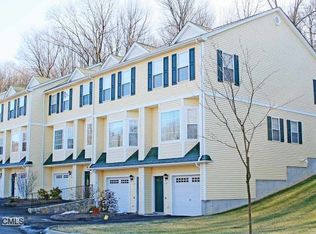 15 Great Oak Ridge Way, Seymour, CT 06483