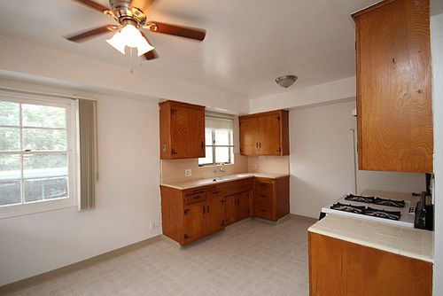 3rd image of 703 E Villa St APT 10