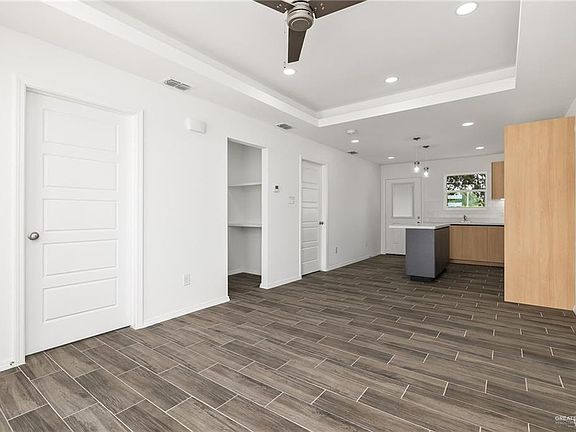 5th image of 1523 W B St