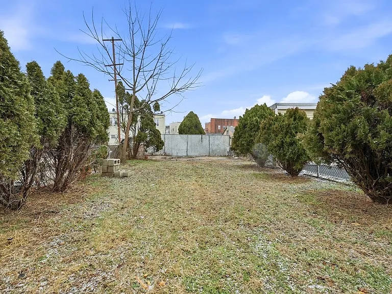 328 John St #1 — Photo 7