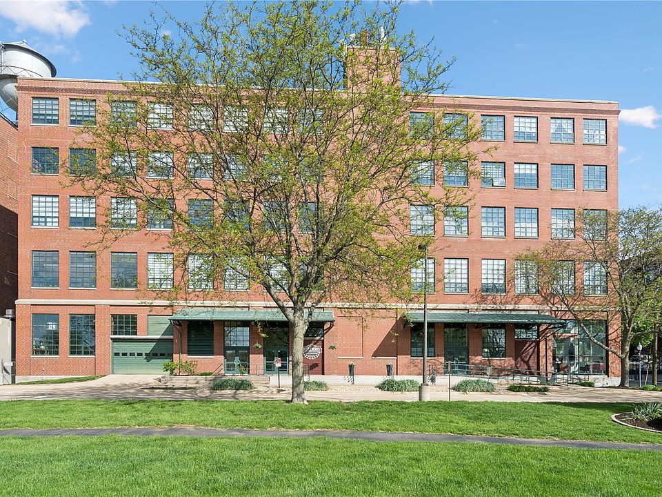 1st image of 905 3rd St SE APT 405