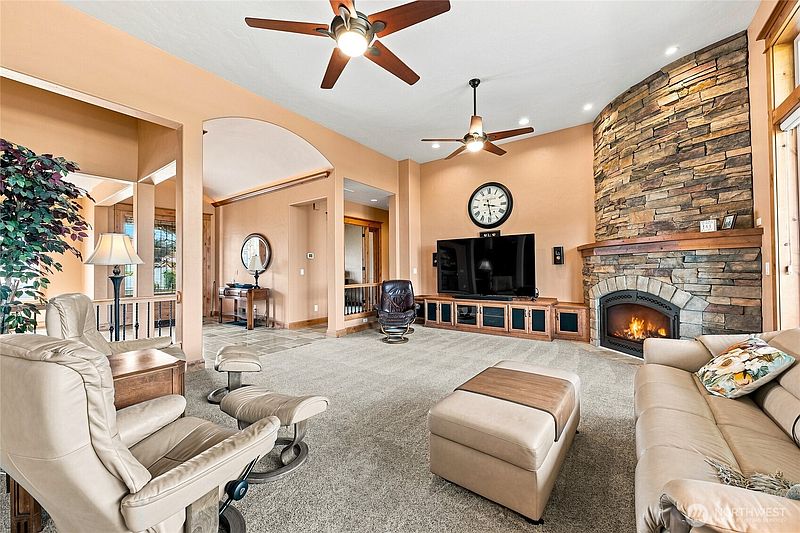 5th image of 16905 135th Avenue Ct E