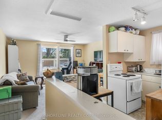 213 Lakeshore Rd E #1, Mississauga, ON L5G 1G5