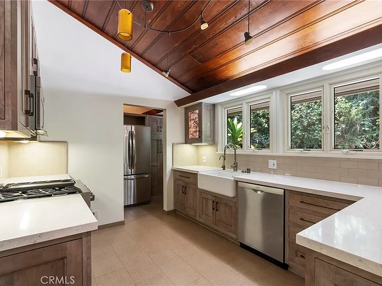 229 Glenullen Dr — Photo 22