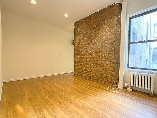 2nd image of 338 E 92nd St APT 17