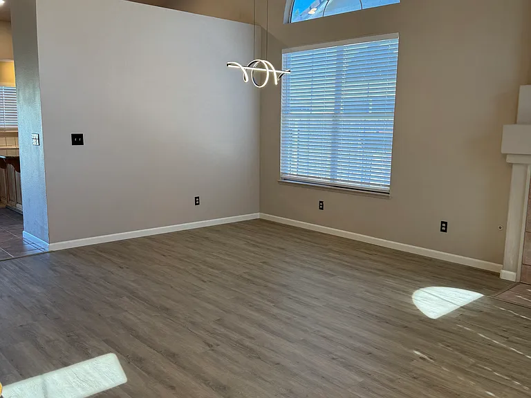 781 W Mount Diablo Ave — Photo 2