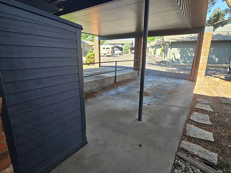 1541 Adriel Ct — Photo 32