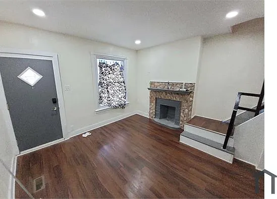 5540 Media St — Photo 3