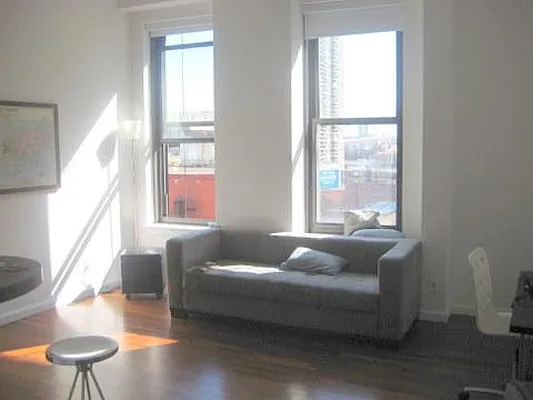 Rented by Living New York | media 9