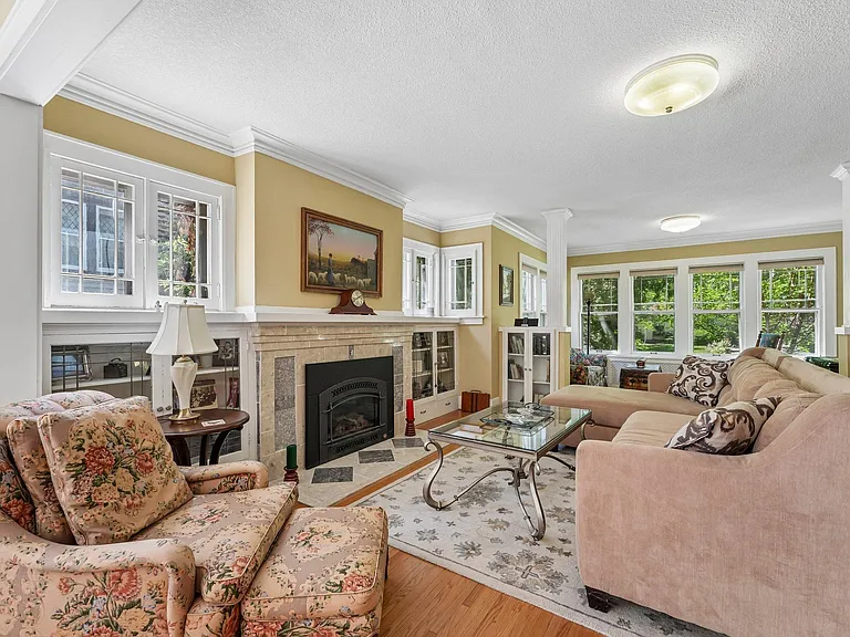 1771 James Ave S #1 — Photo 8