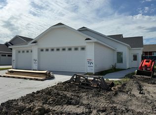 511 Westview Ln E, West Fargo, ND 58078