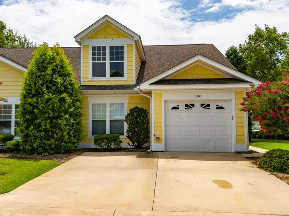 300 Sweetwater Cove, Newport, NC 28570