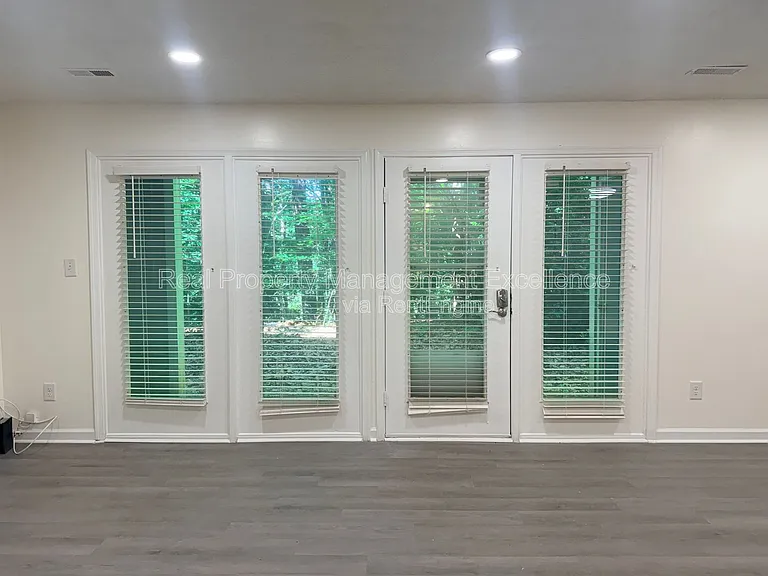 1330 Park Glen Dr #104 — Photo 7