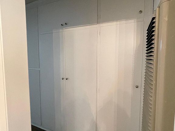 4th image of 1603 Granville Ave #8