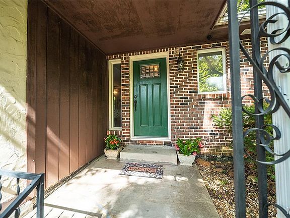 5th image of 805 Cedar Hill Ct