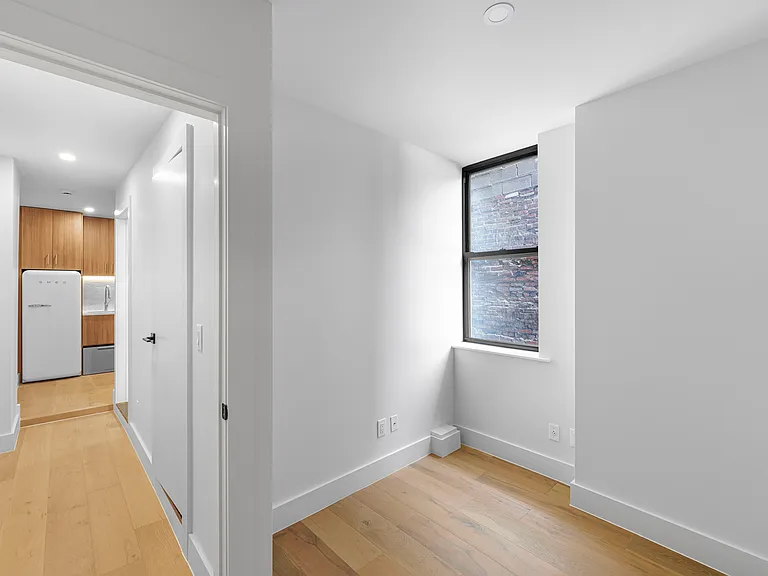 236 W 15th St #31 — Photo 13